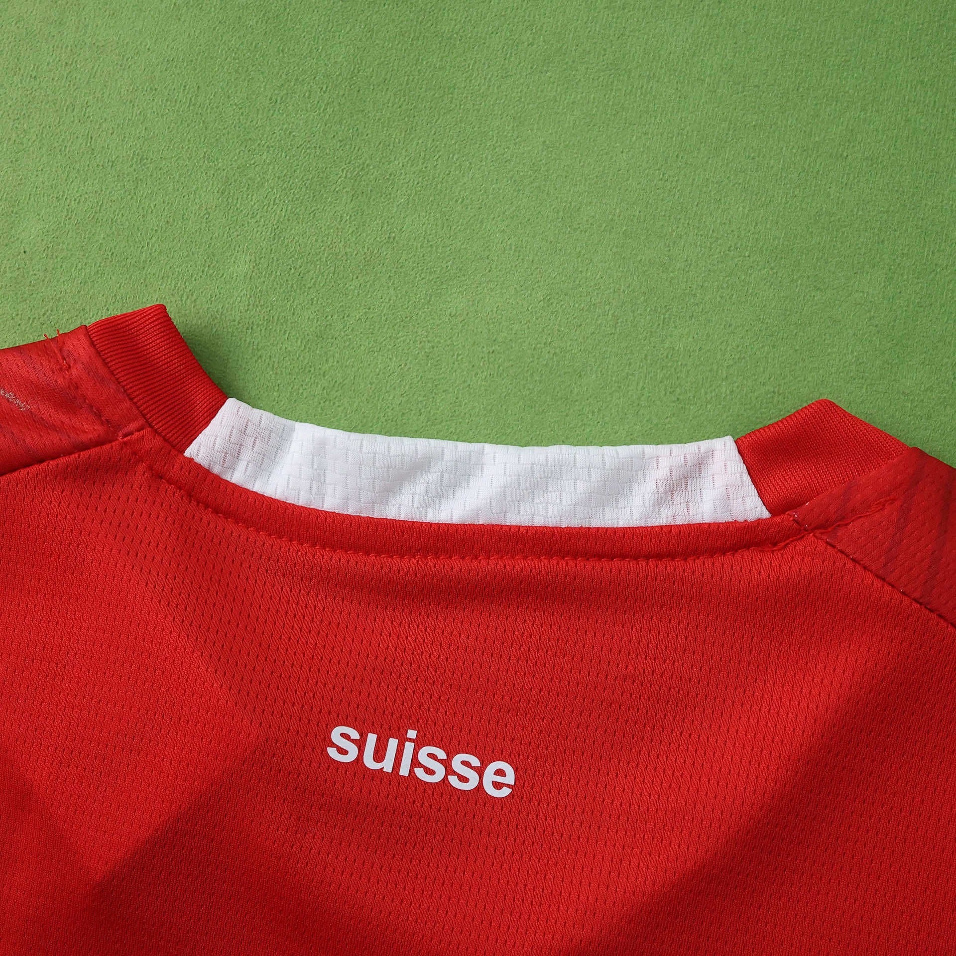 CAMISETA LOCAL SUIZA 26